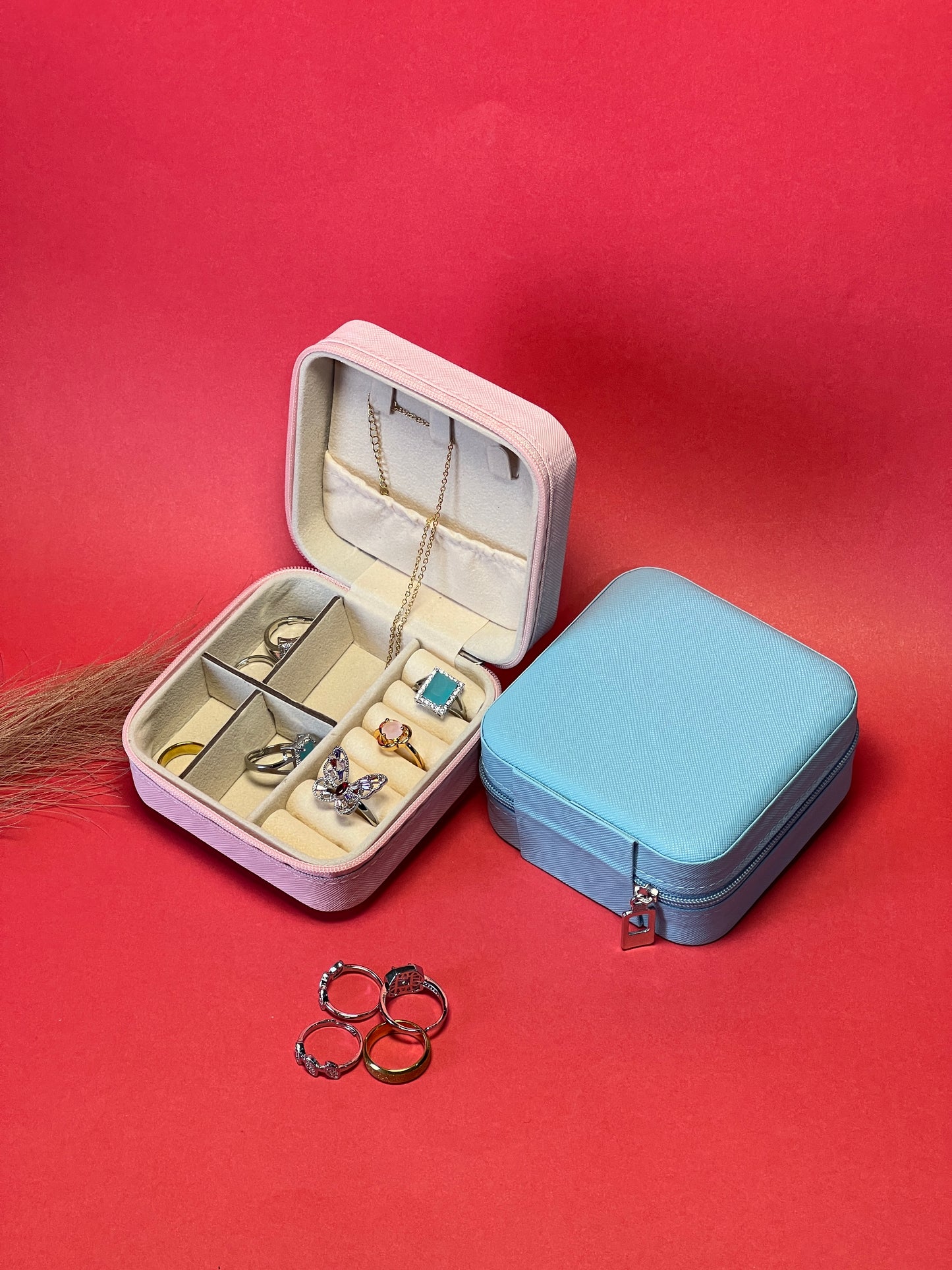 Elegance in a Box : Your Perfect Mini Jewellery Organizer